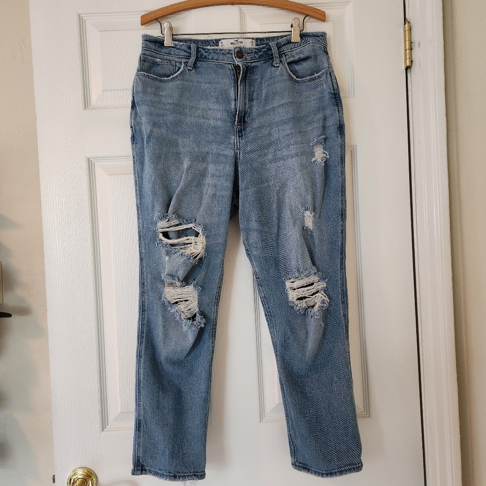 Hollister Curvy High-Rise Mom Jean